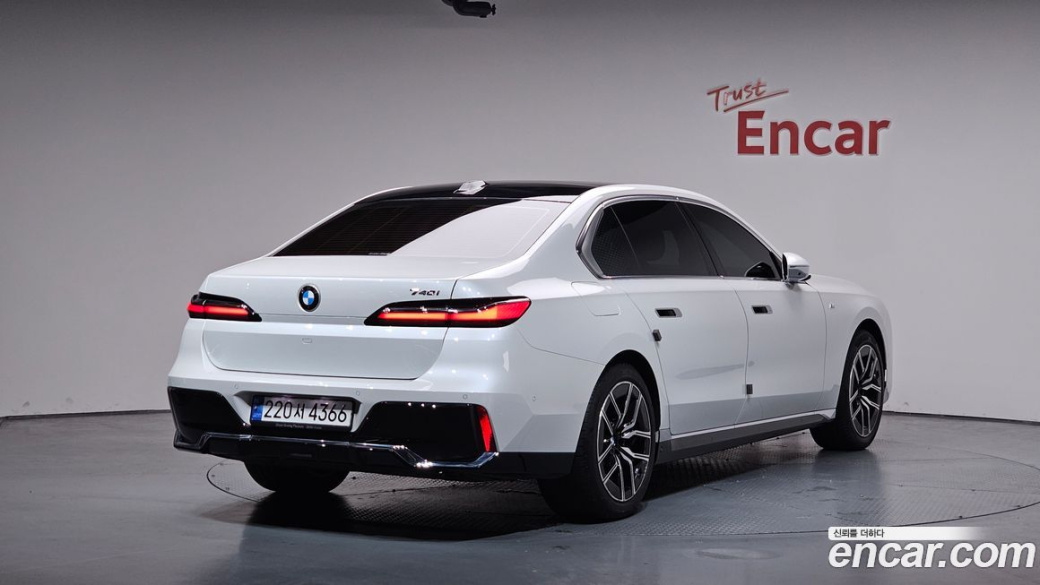 BMW 7-Series 740i sDrive M Sport, 2023