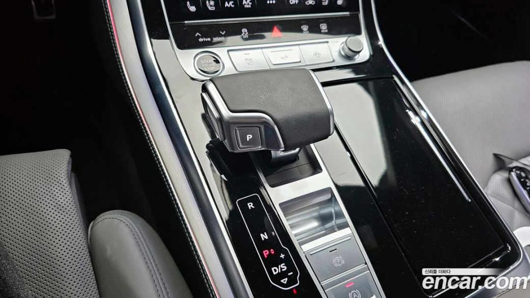 Audi Q8 55 TFSI Quattro Premium, 2023