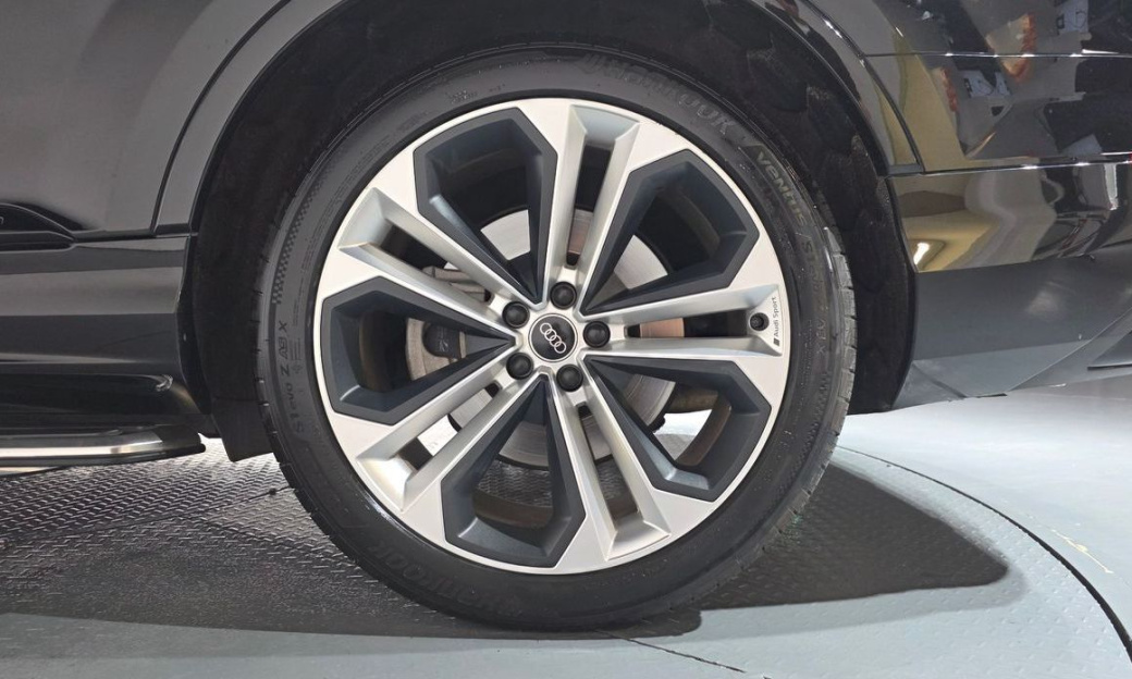 Audi Q7 55 TFSI Quattro Premium, 2022