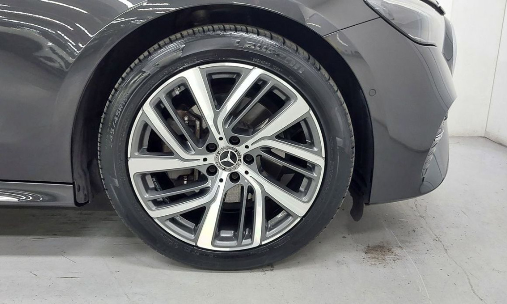 Mercedes-Benz E-Class E220d 4MATIC Exclusive, 2024