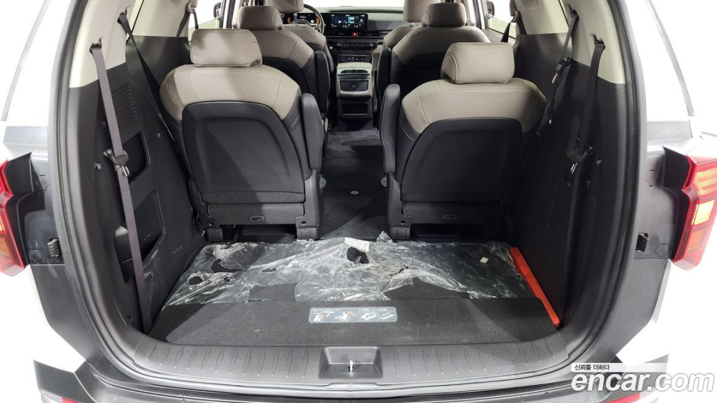 Kia Carnival 9-Seater Prestige, 2024