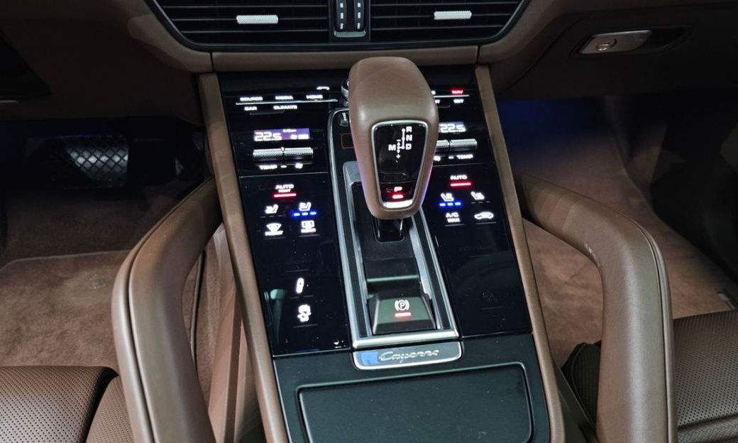 Porsche Cayenne 3.0 PLATINUM EDITION, 2022