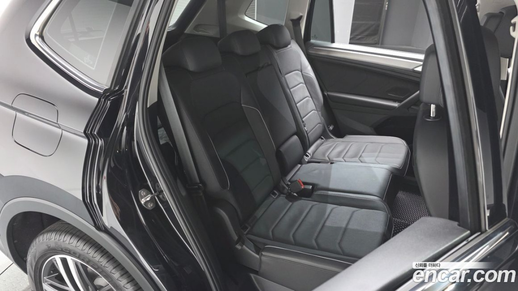 Volkswagen Tiguan 2.0 TSI Prestige, 2024