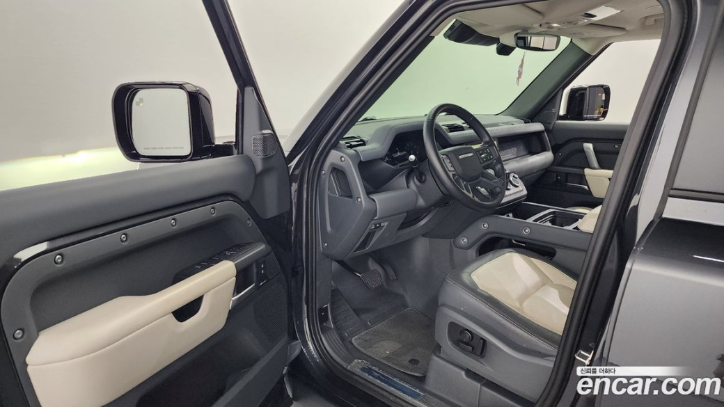 Land Rover Defender 110 P300 X-Dynamic SE, 2024
