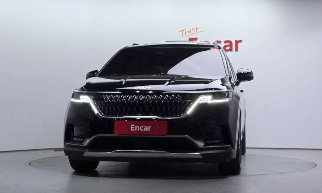 Kia Carnival 7-Seater Outdoor, 2023