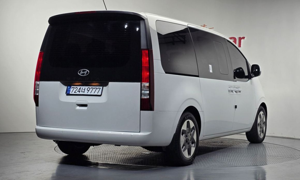 Hyundai Staria Tourer 11-Seater, 2025