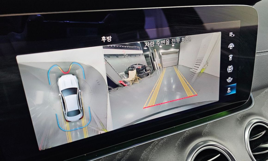 Mercedes-Benz E-Class E350 4MATIC AMG Line, 2022