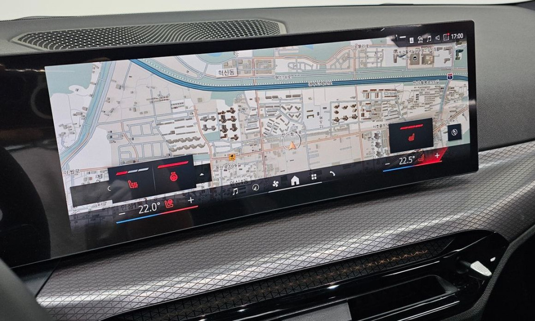 BMW 3-Series 320i M Sport, 2025
