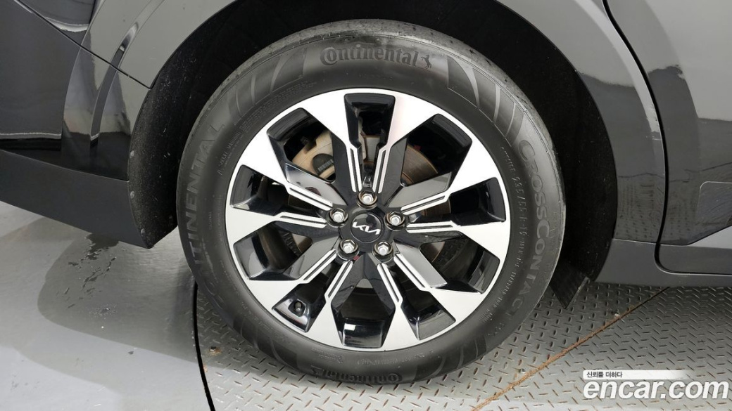 Kia Carnival 7-Seater Signature, 2023