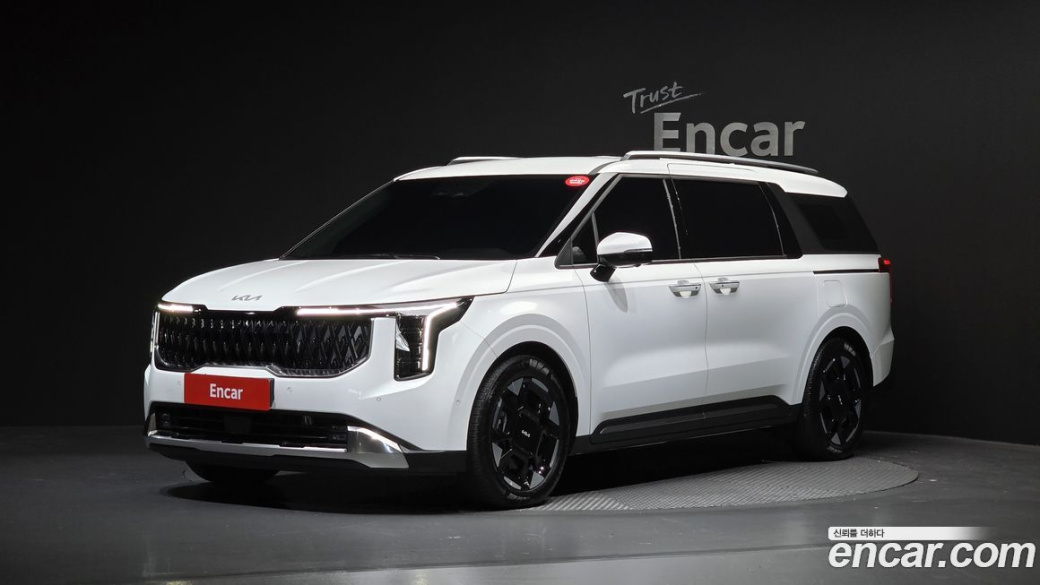 Kia Carnival 7-Seater Signature, 2024