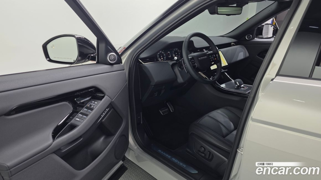 Land Rover Range Rover Evoque P250 Dynamic SE, 2025