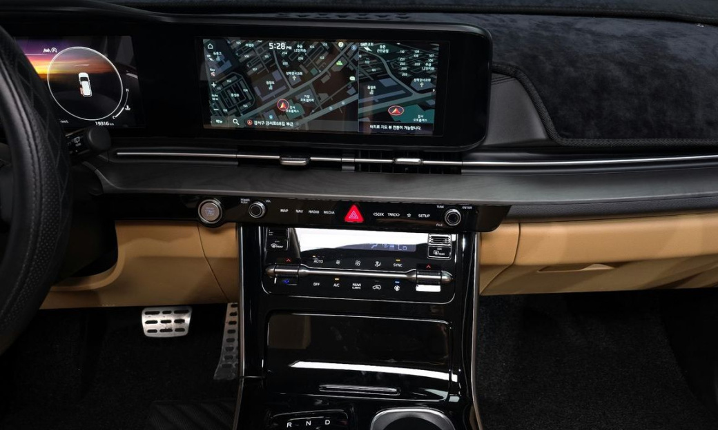 Kia Carnival 9-Seater Signature, 2022