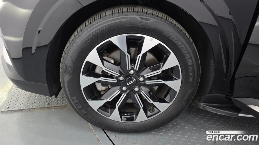 Kia Carnival 9-Seater Signature, 2022