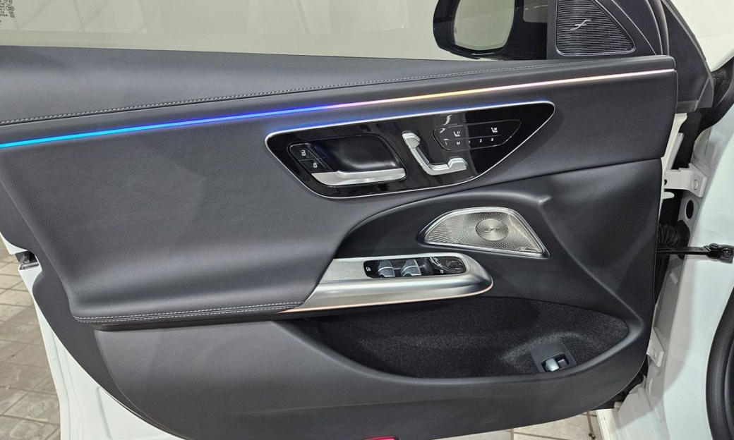 Mercedes-Benz E-Class E300 4MATIC Exclusive, 2024