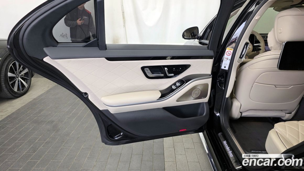 Mercedes-Benz S-Class S500L 4MATIC, 2023