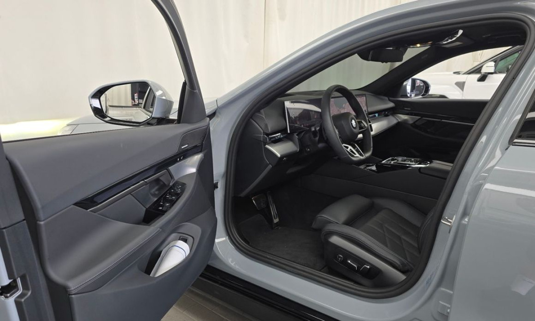 BMW 5-Series 520i M Sport, 2026