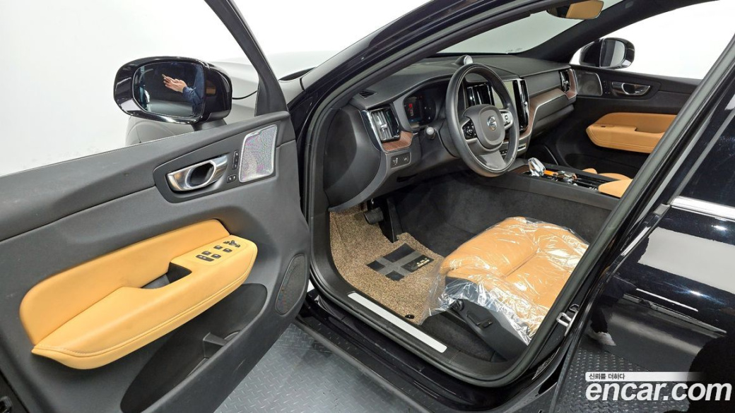 Volvo XC60 B5 Inscription, 2022