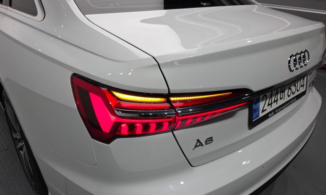 Audi A6 45 TFSI Quattro Premium, 2023