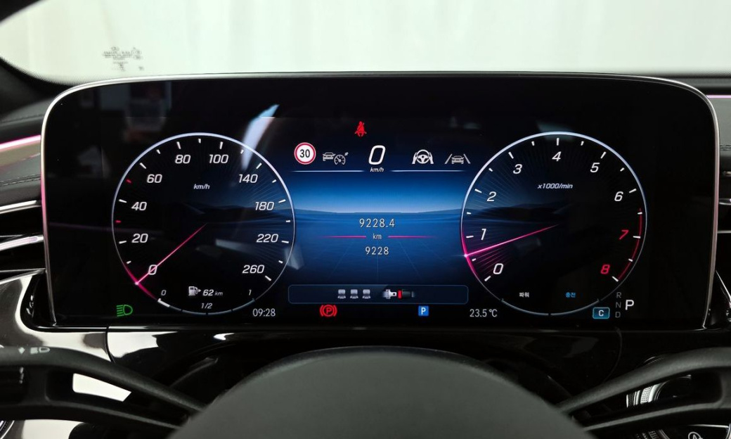 Mercedes-Benz E-Class E300 4MATIC AMG Line, 2026