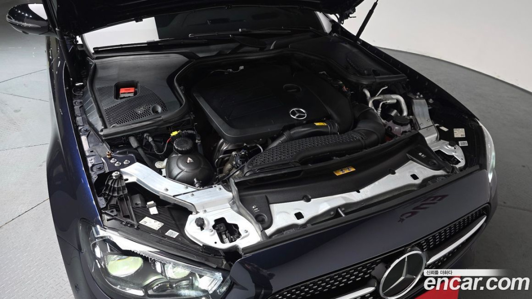 Mercedes-Benz E-Class E350 4MATIC AMG Line, 2023