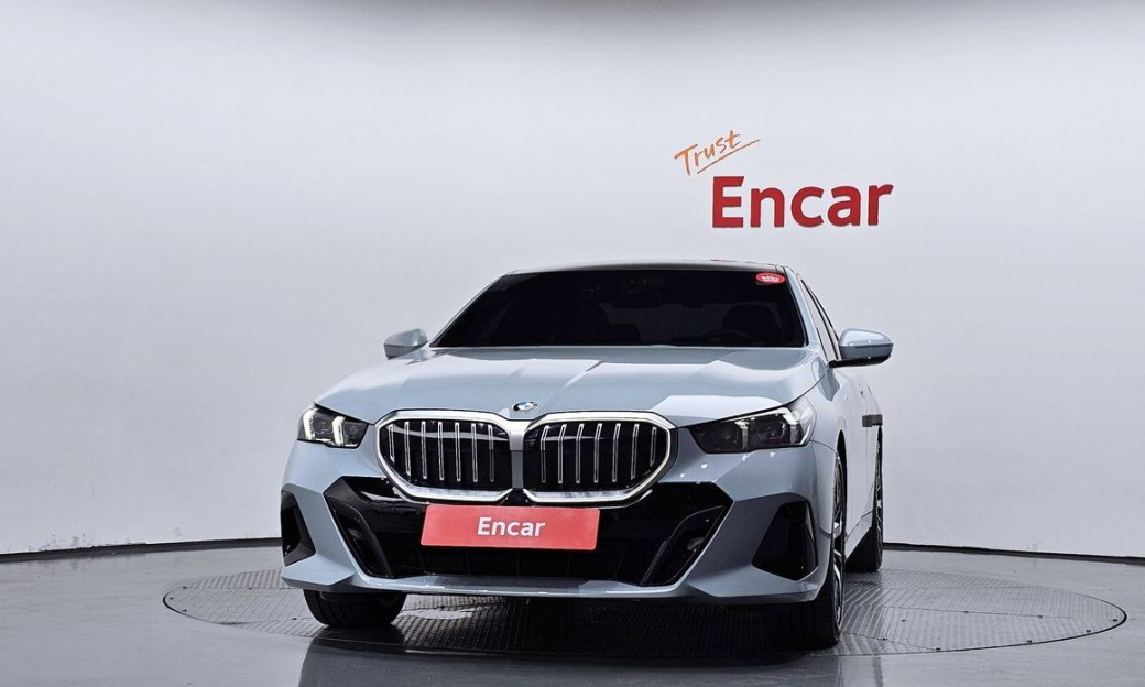 BMW 5-Series 530i xDrive M Sport, 2024