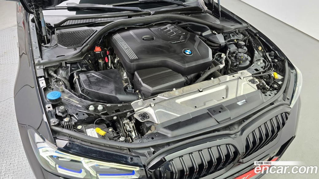 BMW 3-Series 320i M Sport, 2023