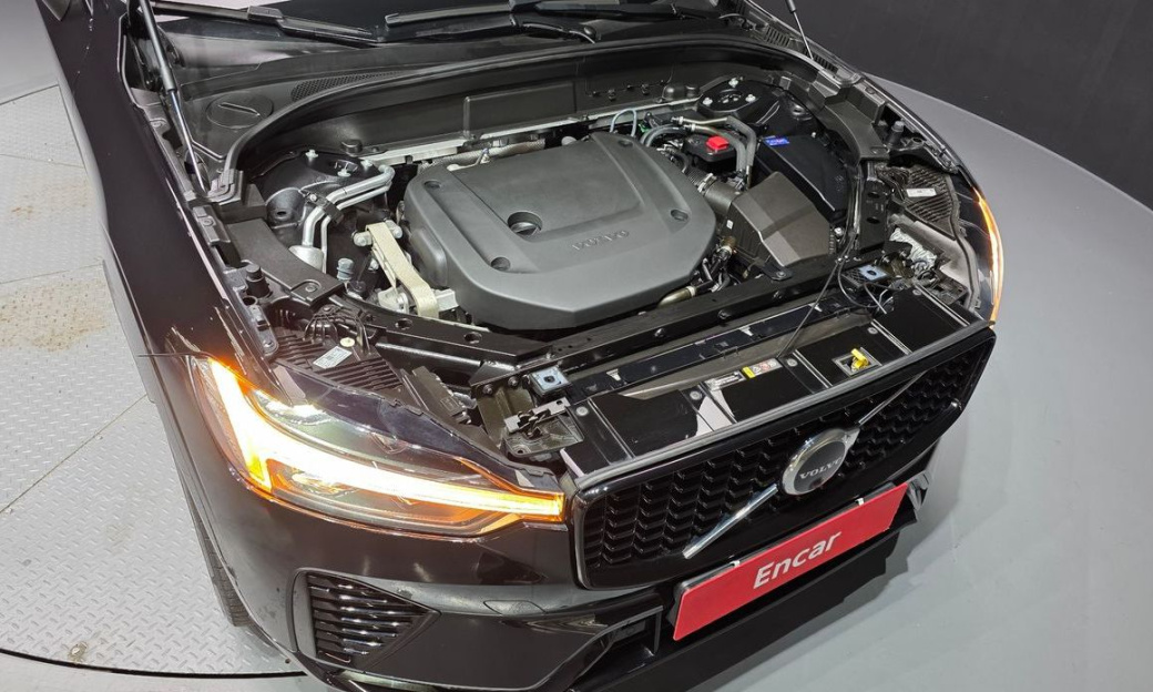 Volvo XC60 B6 R-Design, 2022