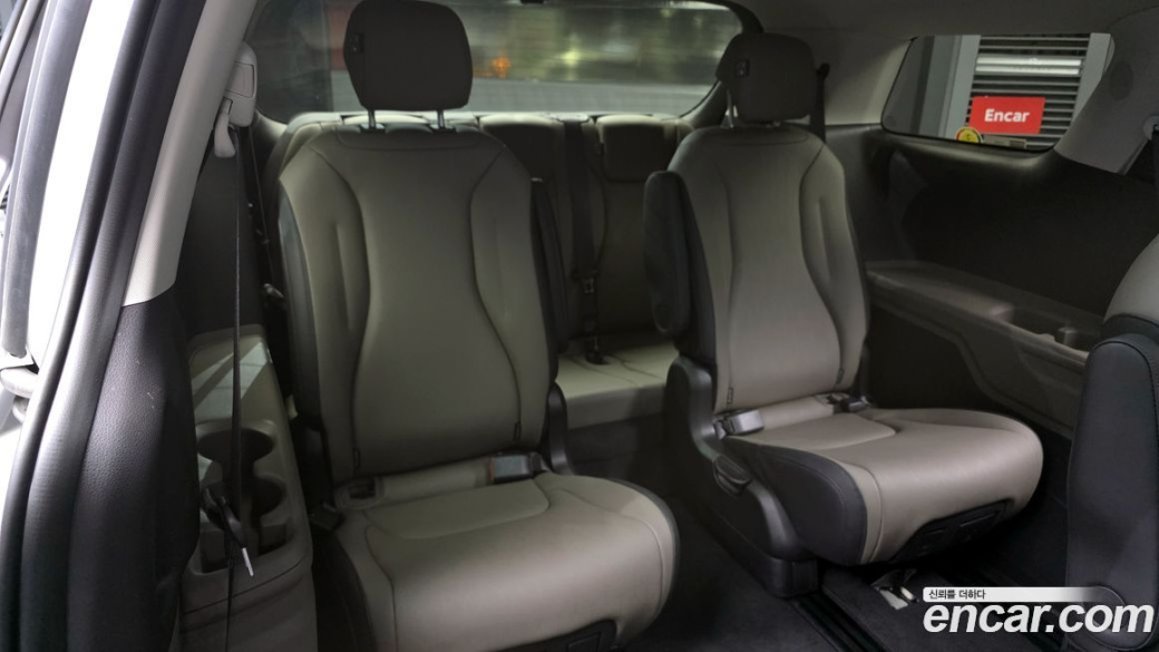 Kia Carnival 9-Seater Prestige, 2024