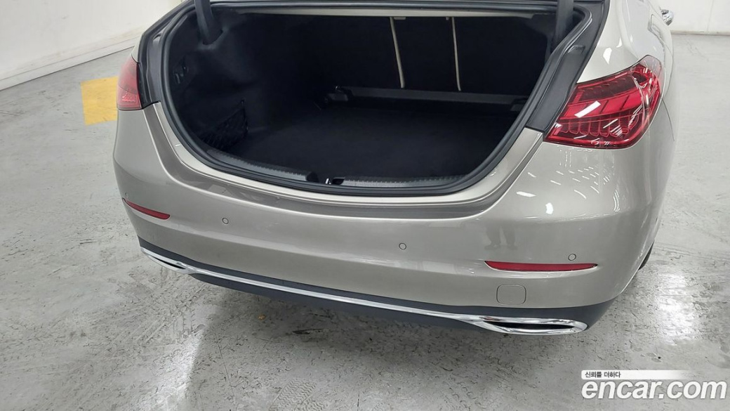 Mercedes-Benz C-Class C300 4MATIC Avantgarde, 2023