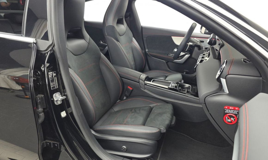 Mercedes-Benz CLA-Class CLA250 4MATIC, 2024