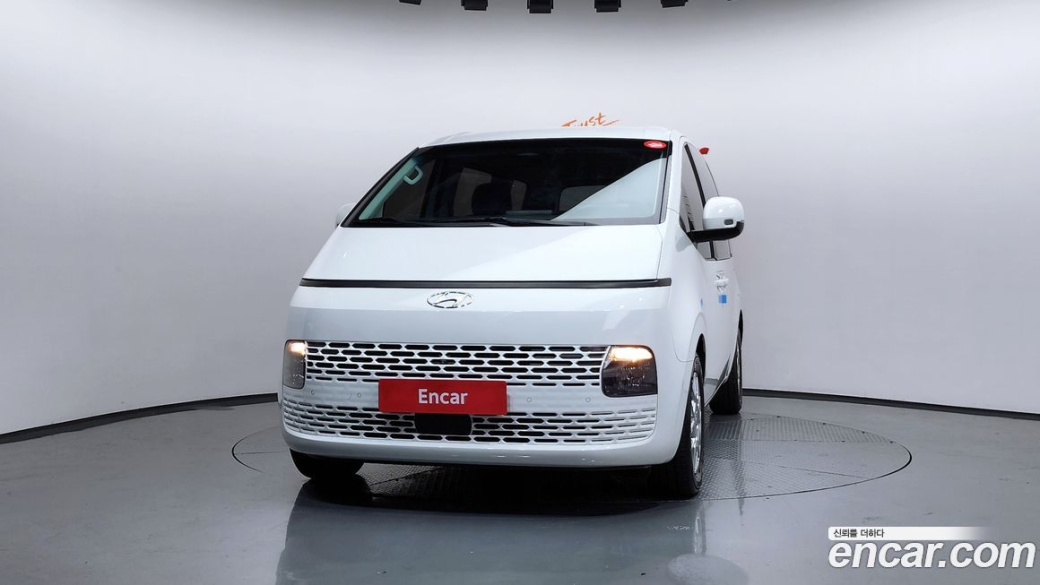 Hyundai Staria 4WD Tourer 9-Seater, 2023