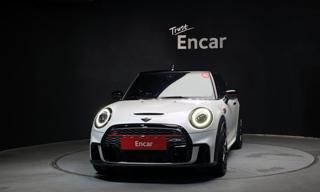 Mini Cooper Convertible JCW, 2024