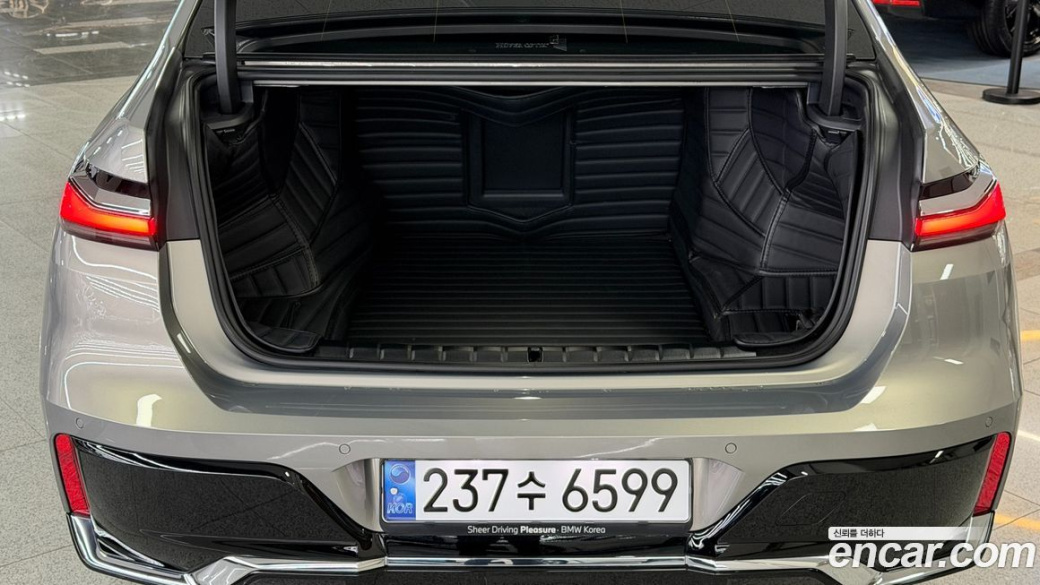 BMW 7-Series 740i xDrive M Sport, 2024