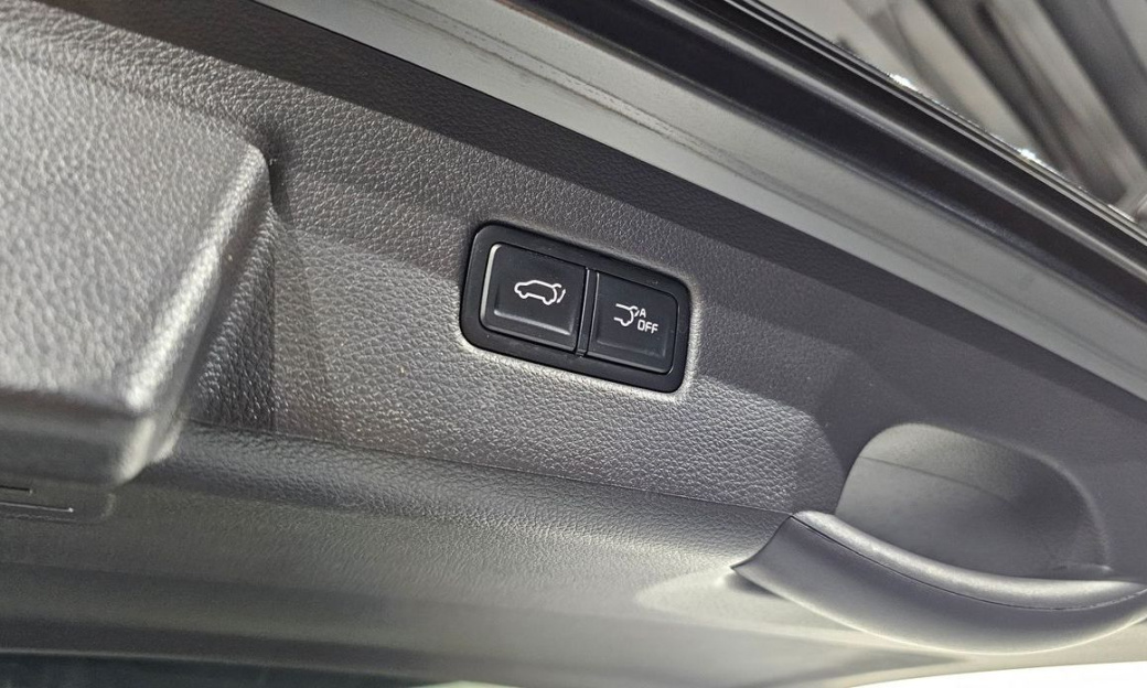Kia Carnival 7-Seater Signature, 2023