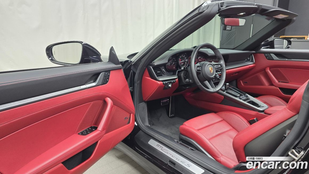 Porsche 911 Carrera 4S Cabriolet, 2024