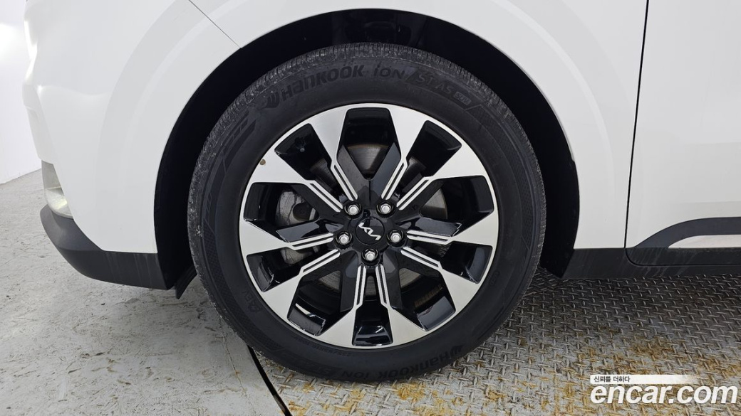 Kia Carnival 9-Seater Signature, 2023
