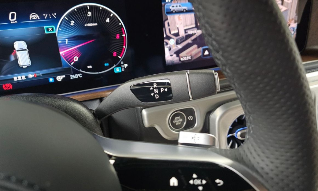 Mercedes-Benz G-Class G450d, 2025