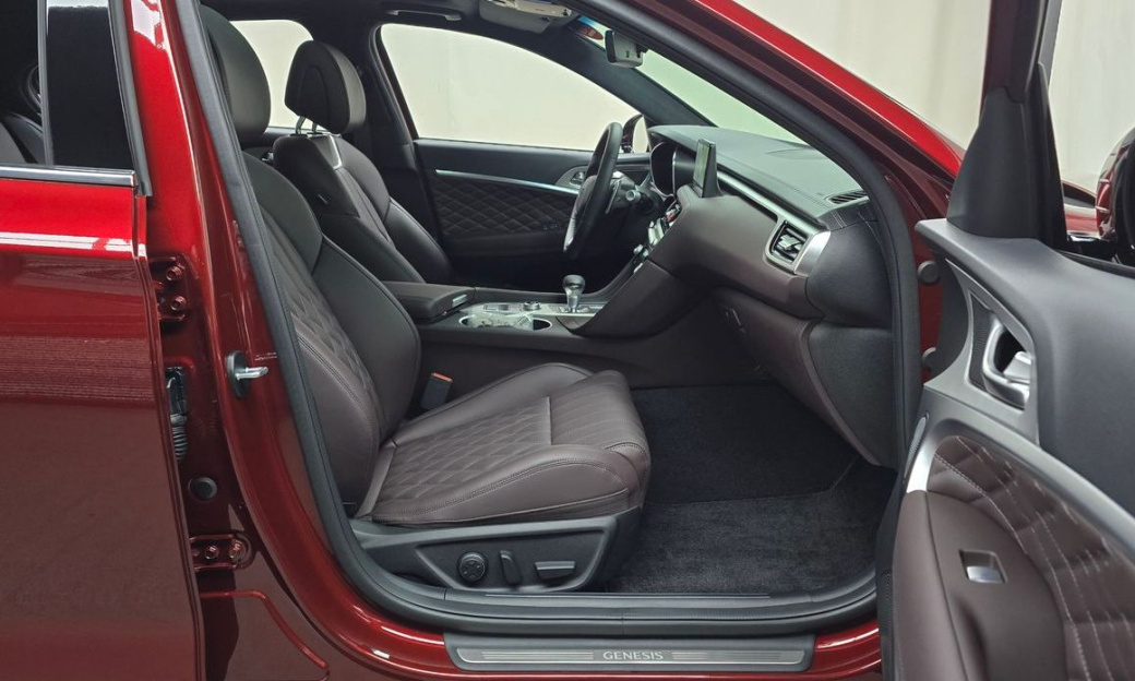 Genesis G70 Gasoline 2.5T 4WD, 2025