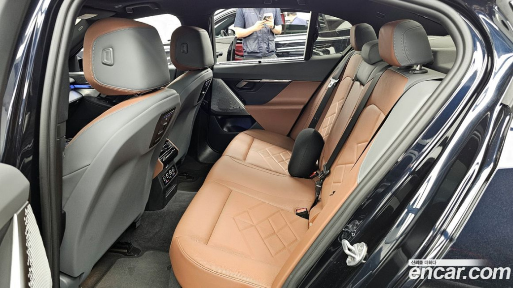 BMW 5-Series 530i xDrive M Sport, 2024