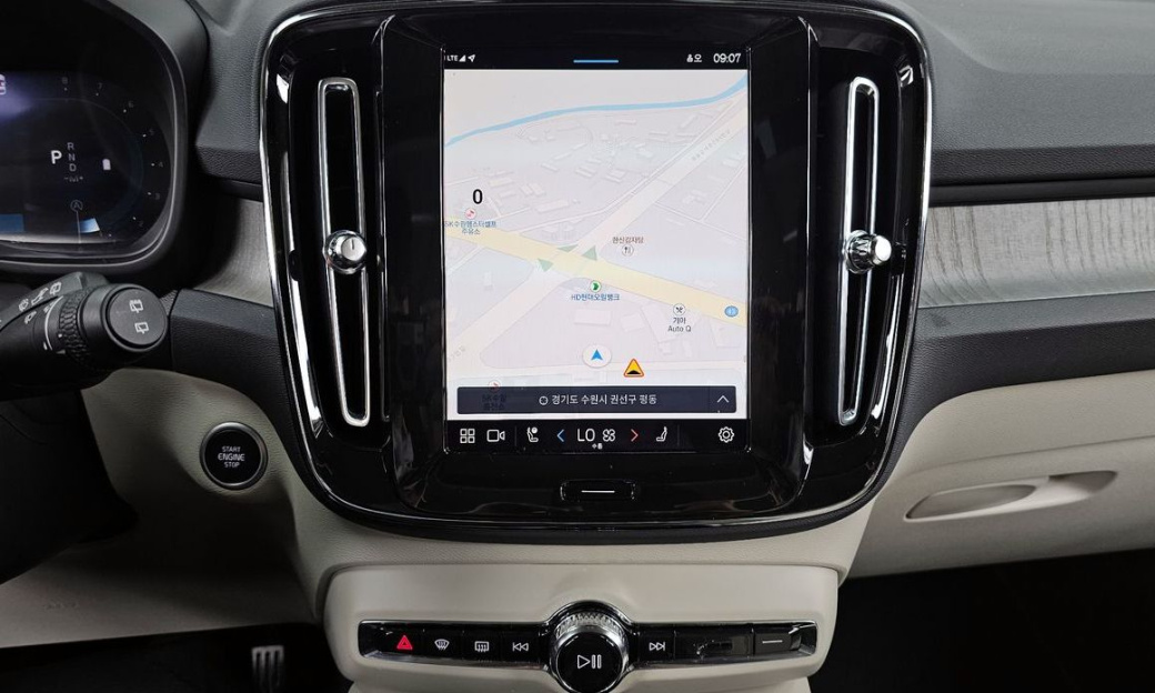 Volvo XC40 B4 Ultimate Bright, 2024