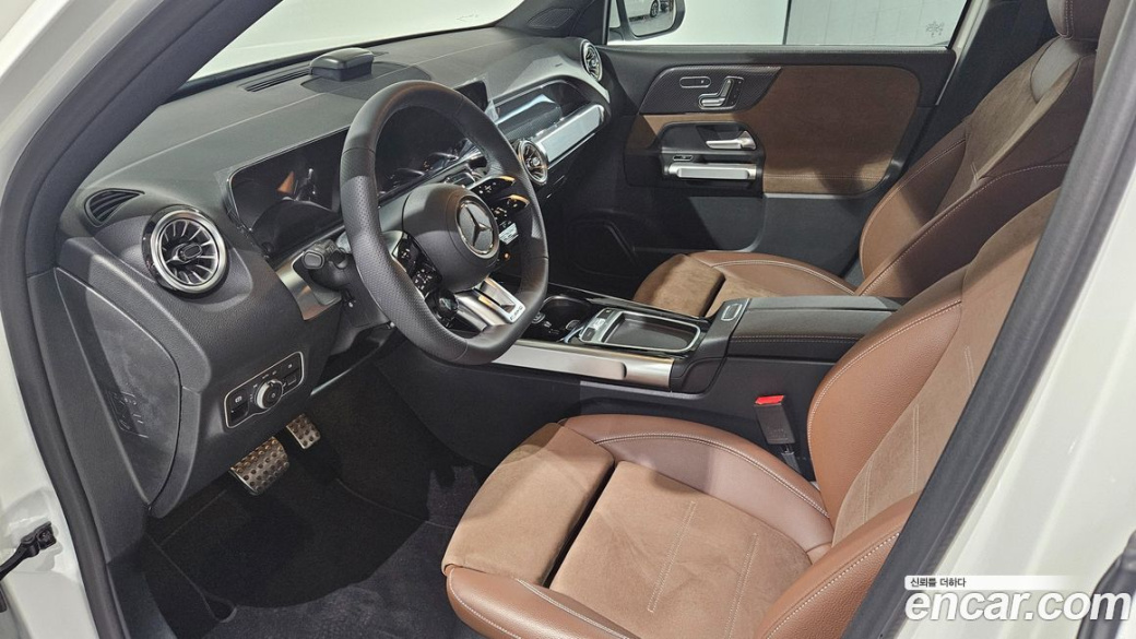 Mercedes-Benz GLB-Class AMG GLB35 4MATIC, 2025