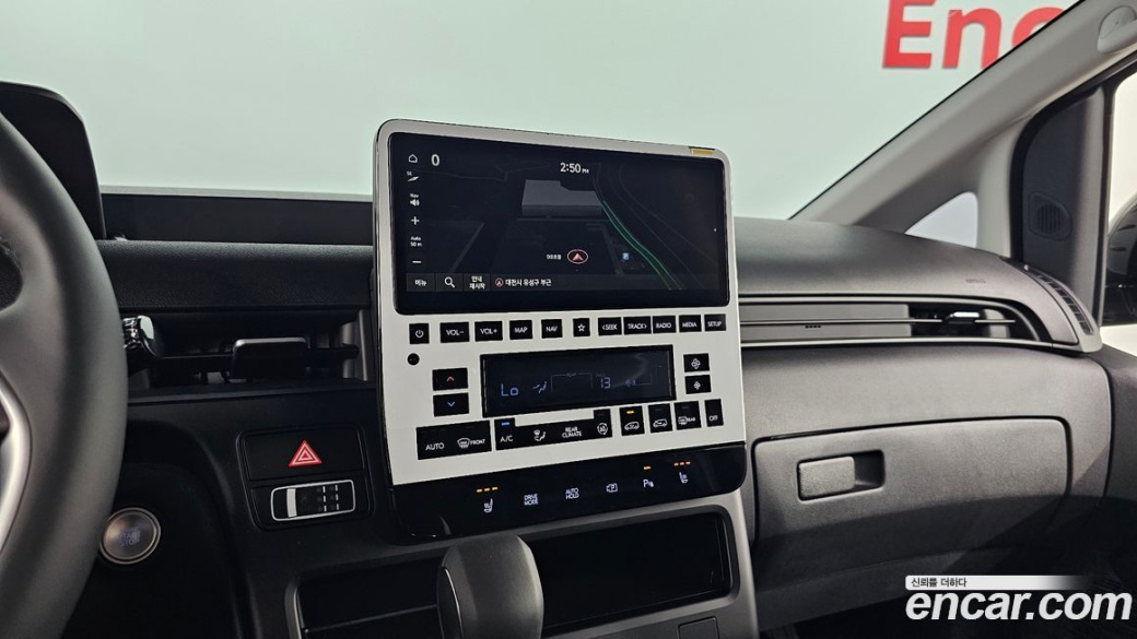 Hyundai Staria Tourer 9-Seater, 2025