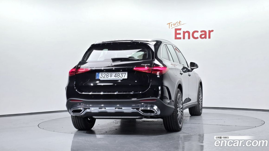 Mercedes-Benz GLC-Class GLC300 4MATIC AMG Line, 2026