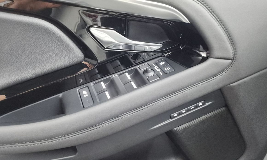 Land Rover Range Rover Evoque P250 SE, 2023