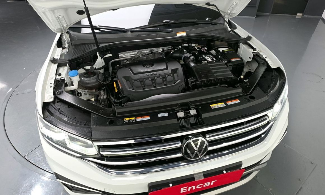 Volkswagen Tiguan 2.0 TSI Prestige, 2024