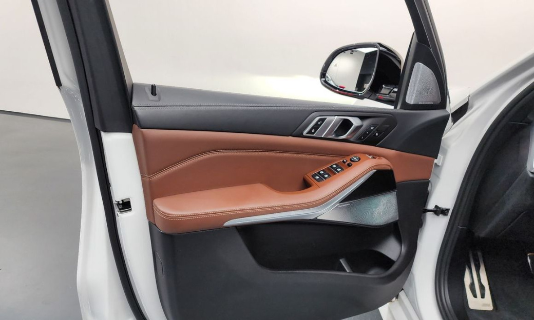 BMW X5 M50i, 2022