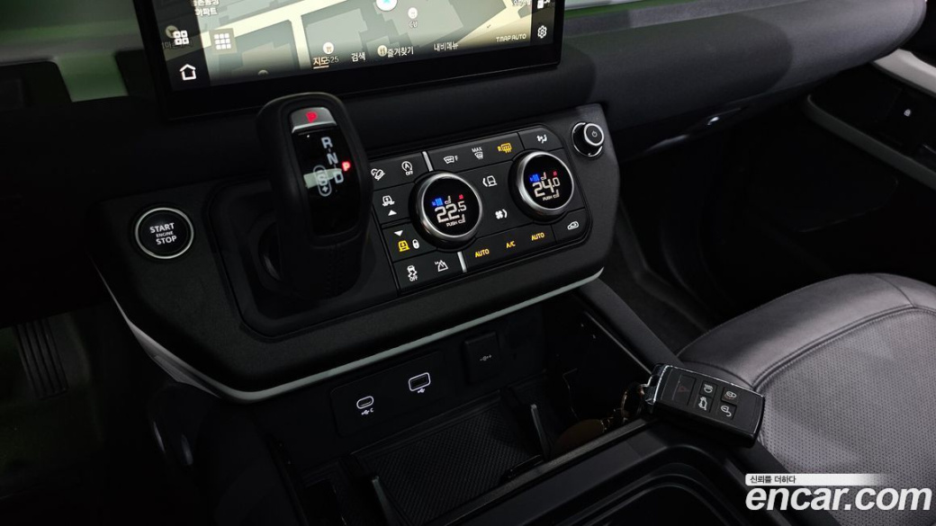 Land Rover Defender 110 D250 SE, 2023