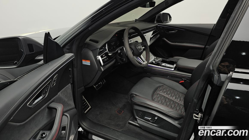 Audi RSQ8 4.0 TFSI Quattro Performance, 2025