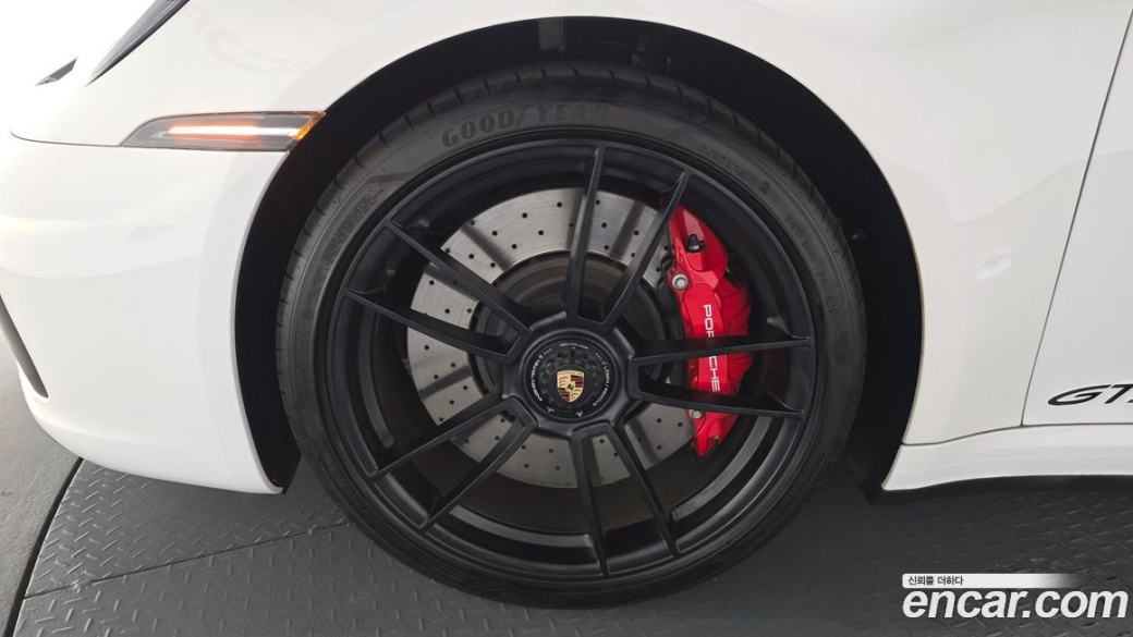 Porsche 911 Carrera 4 GTS Cabriolet, 2022