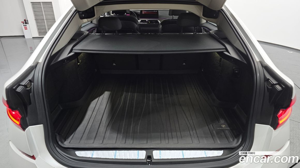 BMW Gran Turismo 630i xDrive Luxury, 2022